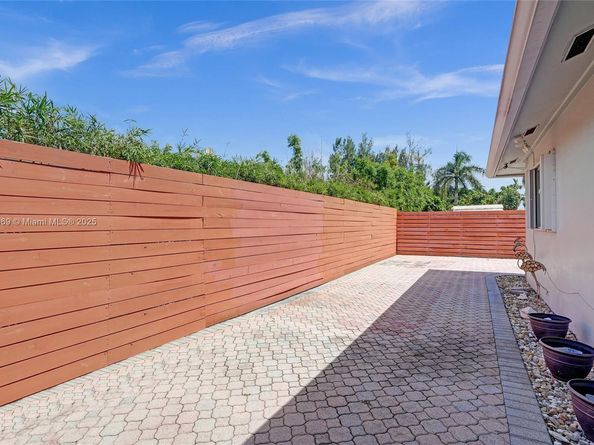 2525 SW 86th Ave, Davie FL 33324