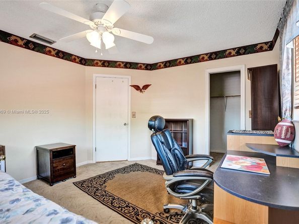 2525 SW 86th Ave, Davie FL 33324
