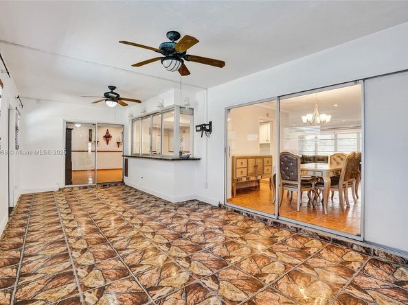 2525 SW 86th Ave, Davie FL 33324