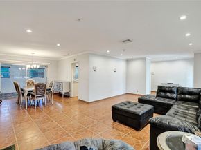 2525 SW 86th Ave, Davie FL 33324