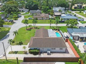 2525 SW 86th Ave, Davie FL 33324