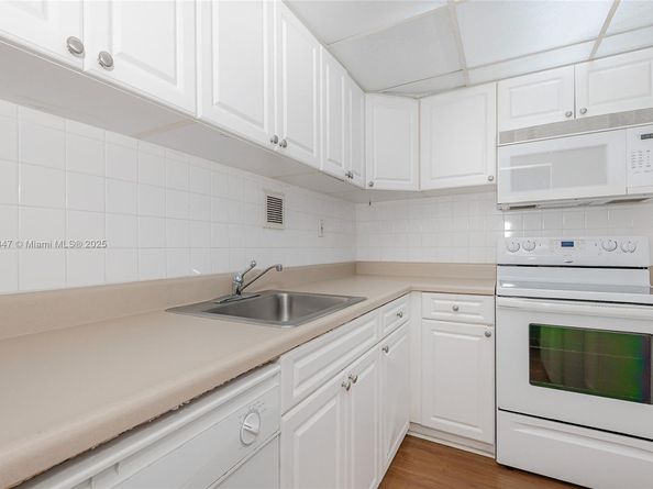 1200 West Ave 1531, Miami Beach FL 33139