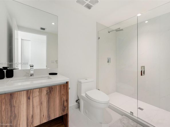 9901 W Bay Harbor Dr 303, Bay Harbor Islands FL 33154