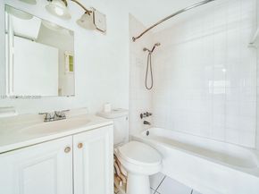 840 SW 105th Ave 318, Miami FL 33174