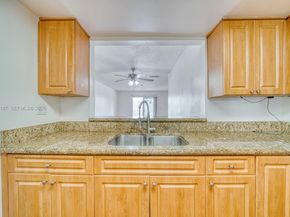 840 SW 105th Ave 318, Miami FL 33174