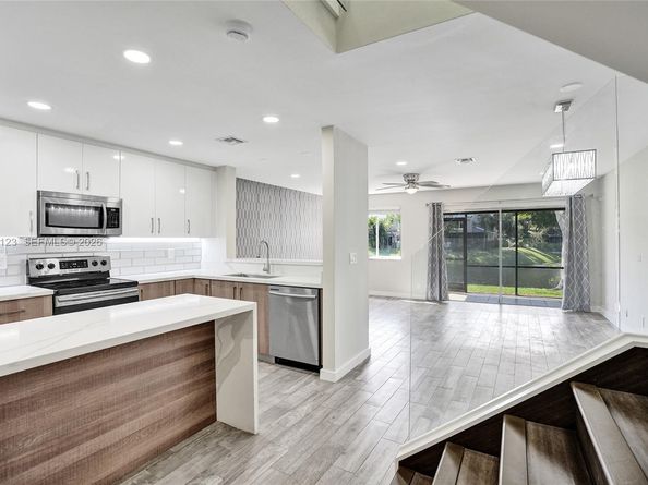 2062 E Discovery Cir E, Deerfield Beach FL 33442