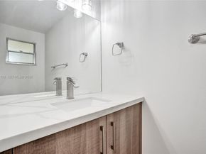 2062 E Discovery Cir E, Deerfield Beach FL 33442