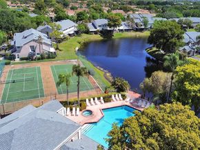 2062 E Discovery Cir E, Deerfield Beach FL 33442