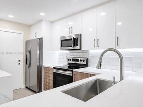 2062 E Discovery Cir E, Deerfield Beach FL 33442