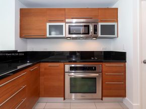 244 Biscayne Blvd 2203, Miami FL 33132