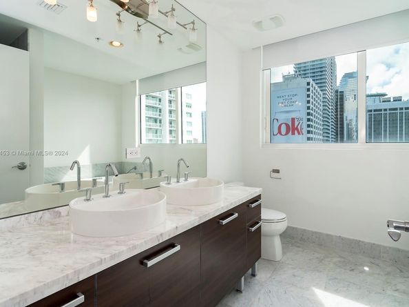 244 Biscayne Blvd 2203, Miami FL 33132