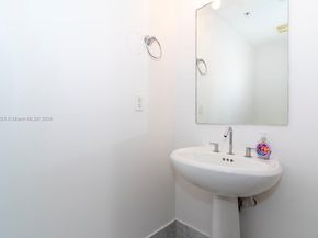 244 Biscayne Blvd 2203, Miami FL 33132
