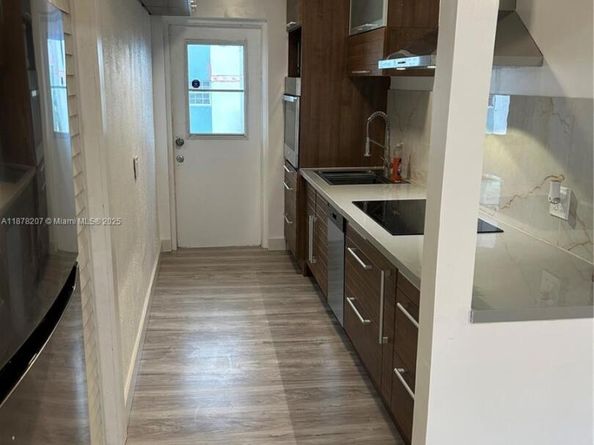 7845 NE Bayshore Ct 20, Miami FL 33138