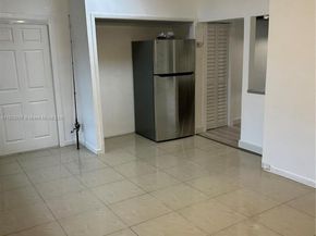 7845 NE Bayshore Ct 20, Miami FL 33138