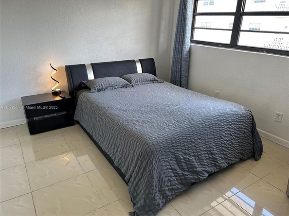 7845 NE Bayshore Ct 20, Miami FL 33138