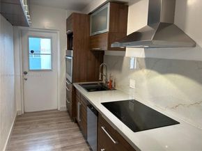 7845 NE Bayshore Ct 20, Miami FL 33138