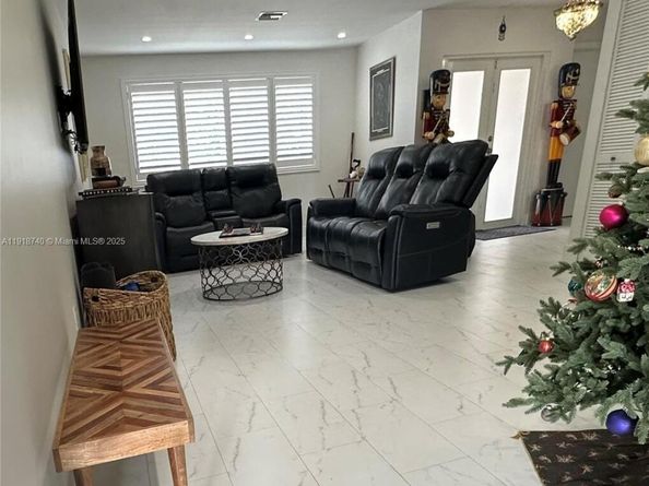 12920 SW 119th St, Miami FL 33186