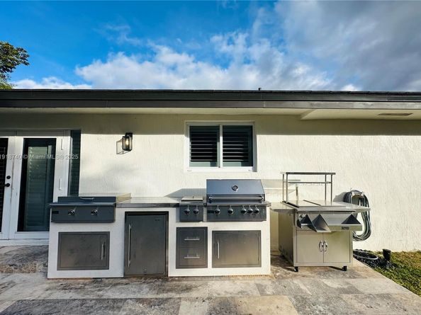 12920 SW 119th St, Miami FL 33186