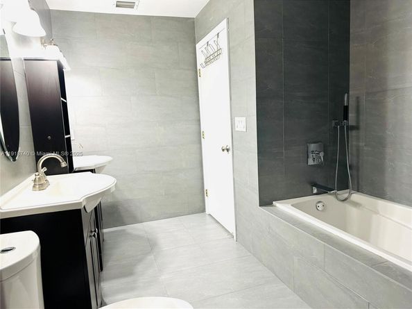 12920 SW 119th St, Miami FL 33186