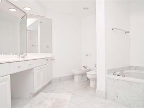 3600 Yacht Club Dr 402, Aventura FL 33180