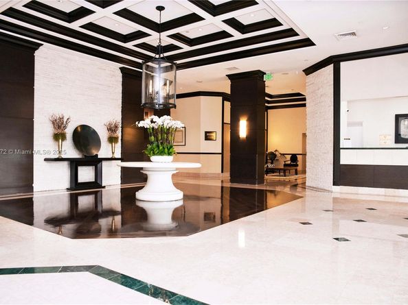 3600 Yacht Club Dr 402, Aventura FL 33180