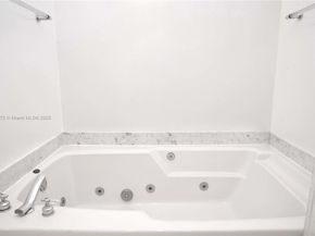 3600 Yacht Club Dr 402, Aventura FL 33180