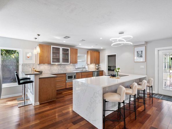 2837 NE 17th Ave, Wilton Manors FL 33334