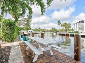2837 NE 17th Ave, Wilton Manors FL 33334