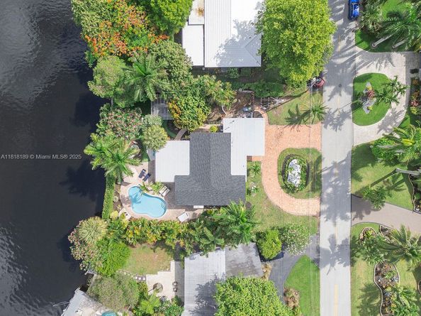 2837 NE 17th Ave, Wilton Manors FL 33334