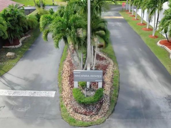 11441 SW 33rd Ln, Miami FL 33165