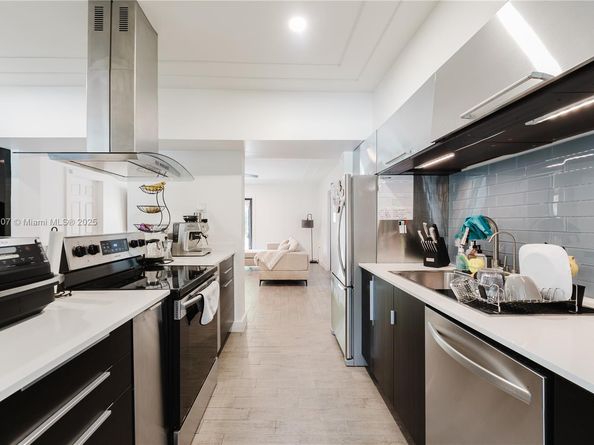 511 NE 134th St, North Miami FL 33161