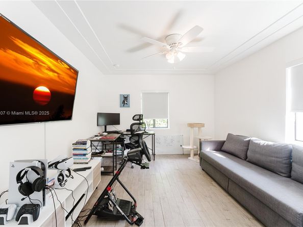 511 NE 134th St, North Miami FL 33161