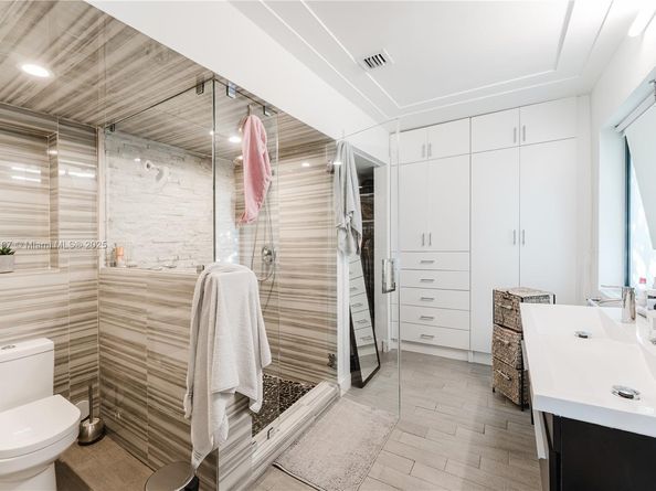 511 NE 134th St, North Miami FL 33161