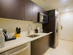 5300 NW 87th Ave 311, Doral FL 33178