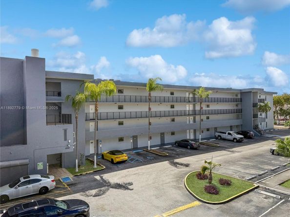 6300 SW 138th Ct 205, Miami FL 33183
