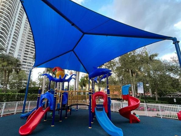 3600 NE Mystic Pointe Dr 1010, Aventura FL 33180