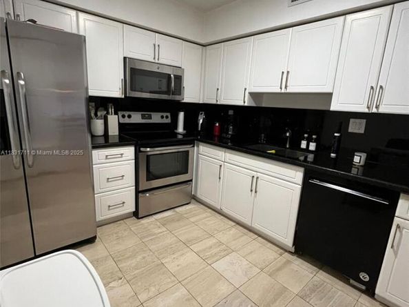 3600 NE Mystic Pointe Dr 1010, Aventura FL 33180