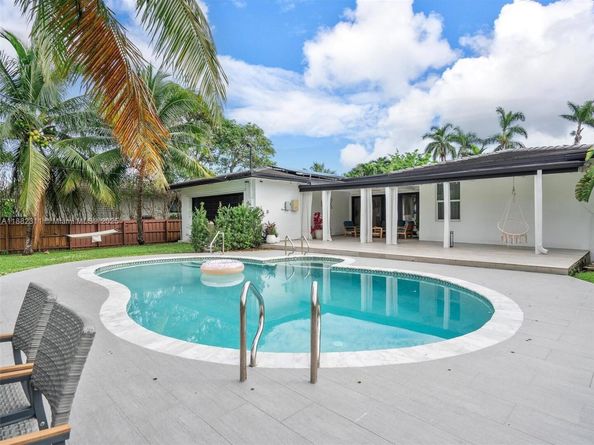 11407 N Bayshore Dr, North Miami FL 33181