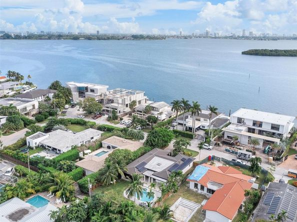 11407 N Bayshore Dr, North Miami FL 33181
