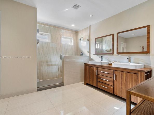 11407 N Bayshore Dr, North Miami FL 33181
