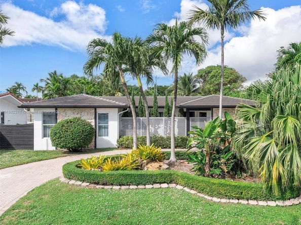 11407 N Bayshore Dr, North Miami FL 33181