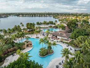 10794 NW 70th St, Doral FL 33178