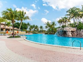 10794 NW 70th St, Doral FL 33178