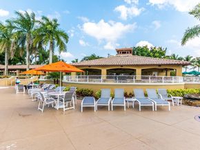 10794 NW 70th St, Doral FL 33178