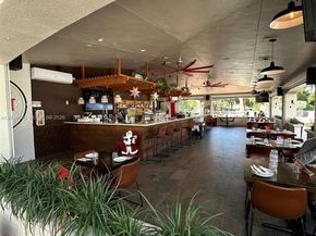 10794 NW 70th St, Doral FL 33178