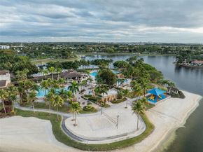 10794 NW 70th St, Doral FL 33178