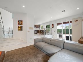 10794 NW 70th St, Doral FL 33178