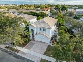 10794 NW 70th St, Doral FL 33178