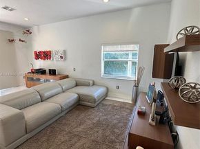 10794 NW 70th St, Doral FL 33178