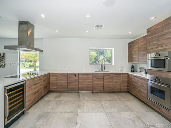 1001 Fairway Dr, Miami Beach FL 33141